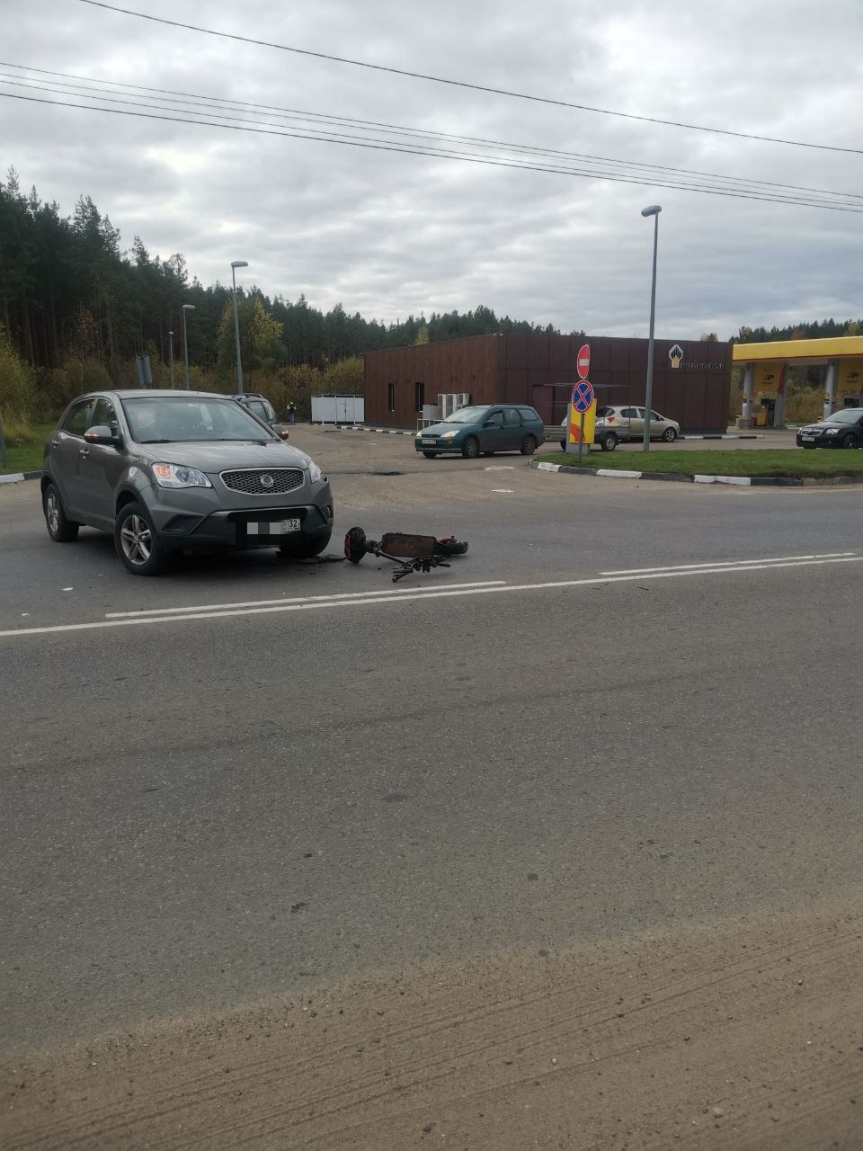 В Конаково самокатчика сбил нарушивший ПДД автомобиль | 15.10.2022 | Тверь  - БезФормата