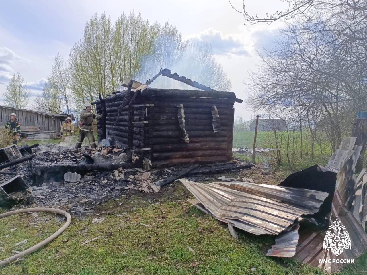 Под Удомлей из-за аварийной проводки сгорела баня | 28.04.2024 | Тверь -  БезФормата