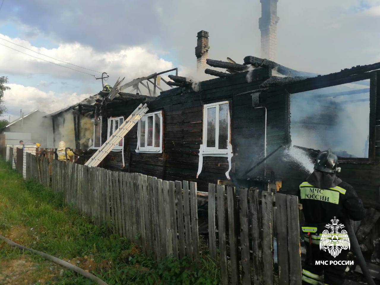 В Максатихе вчера горел жилой дом | 29.06.2024 | Тверь - БезФормата