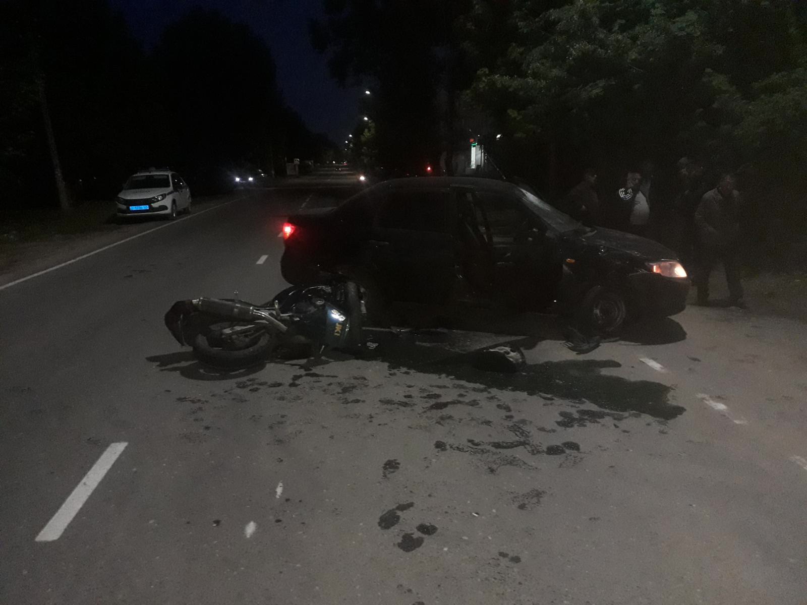 Мотоциклист получил травмы в ДТП с легковушкой в Тверской области