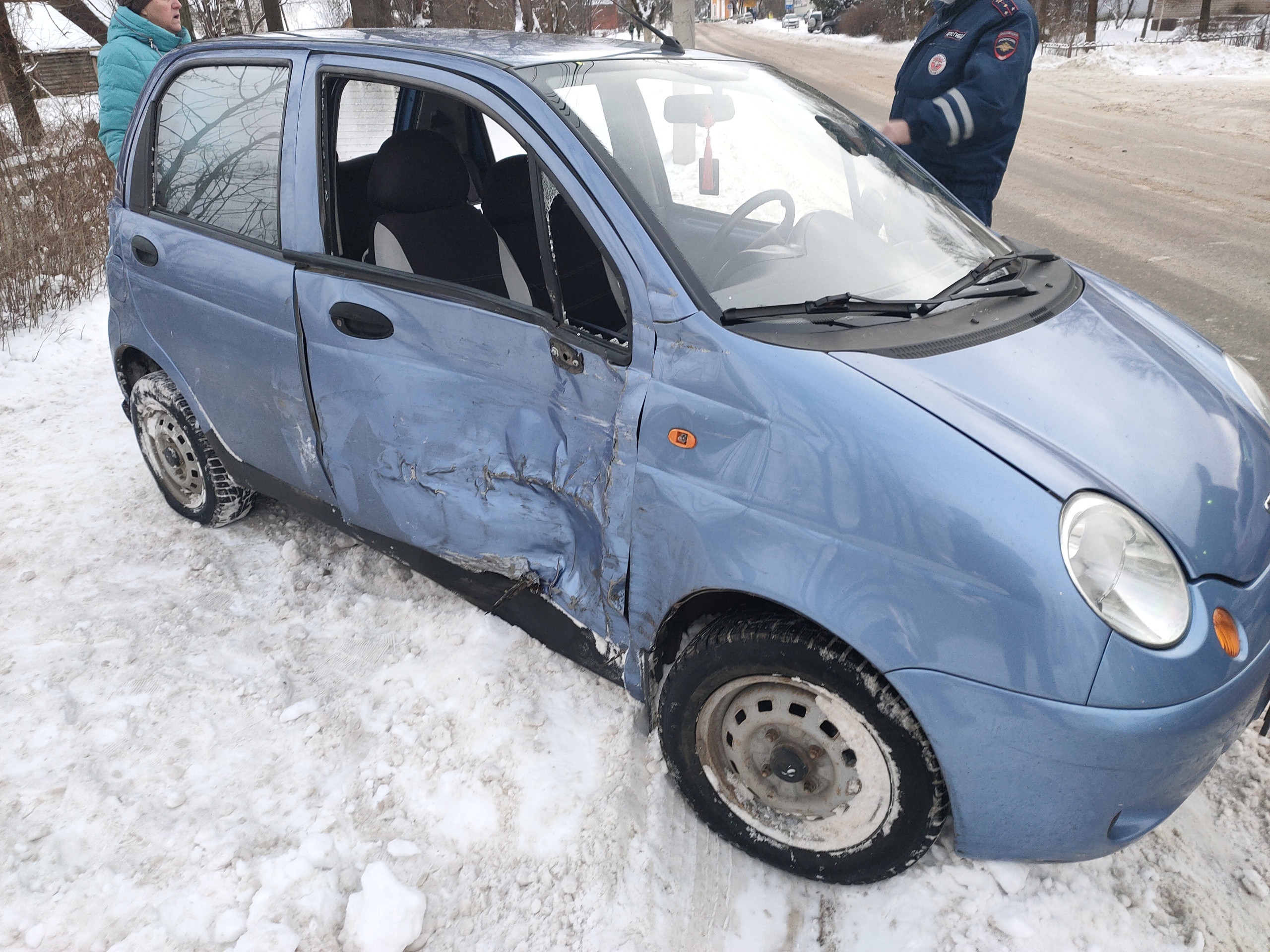 В Тверской области разыскивают водителя, сбежавшего с места ДТП