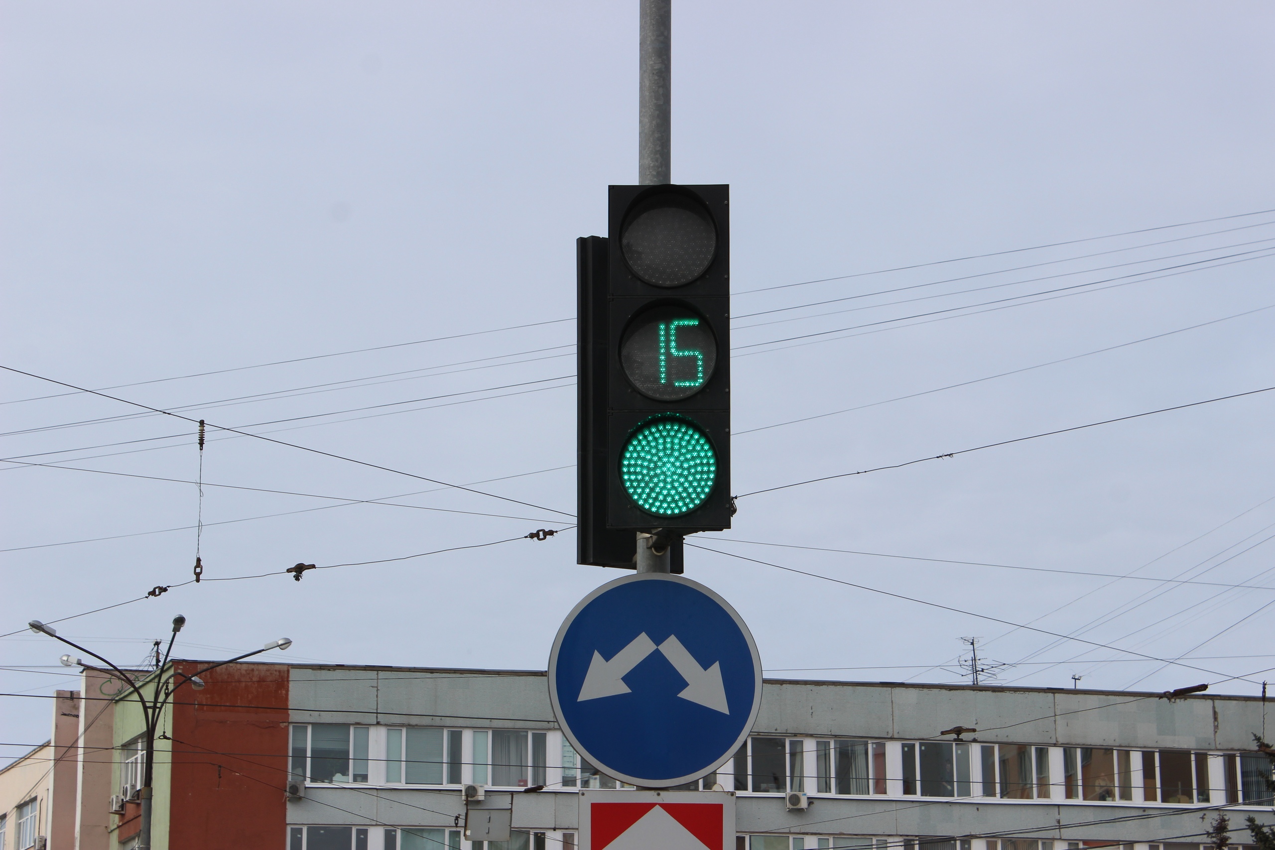 В Твери на два часа отключат светофор на Орджоникидзе