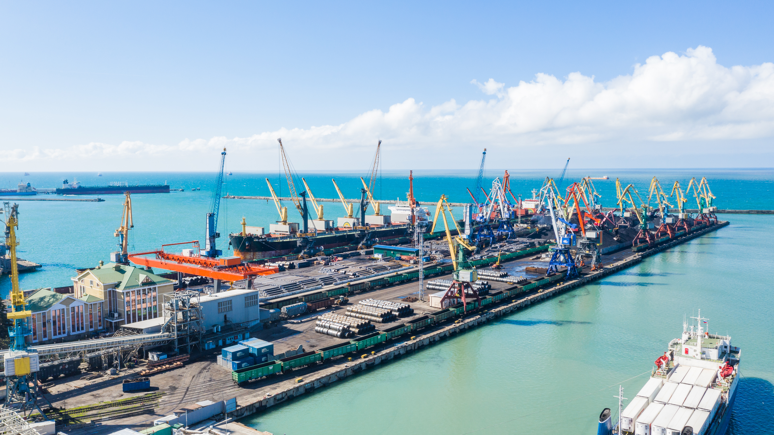 Туапсинский морской торговый порт застраховал более 4 тысяч объектов имущества - новости Афанасий