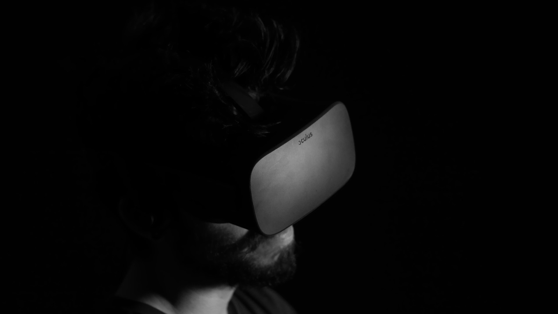 Житель Твери хотел продать шлем виртуальной реальности, но нарвался на мошенников