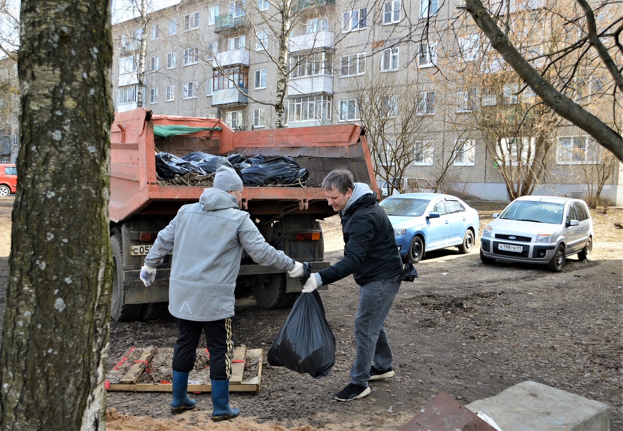 В Твери на первом субботнике убрали 200 кубометров мусора | 12.04.2021 |  Тверь - БезФормата