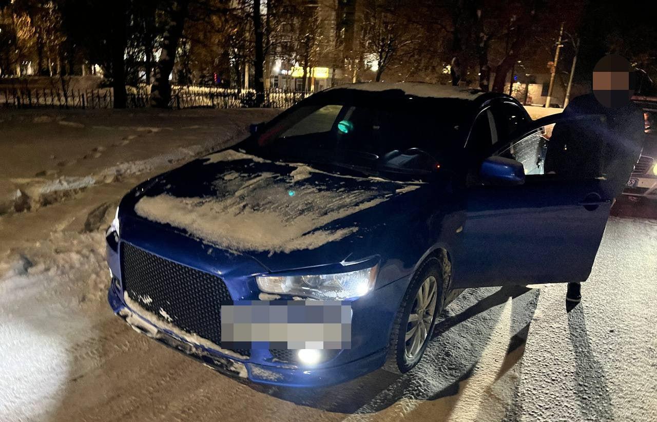 В Твери водителей «затонированных» авто оштрафовали на 24 тысячи рублей