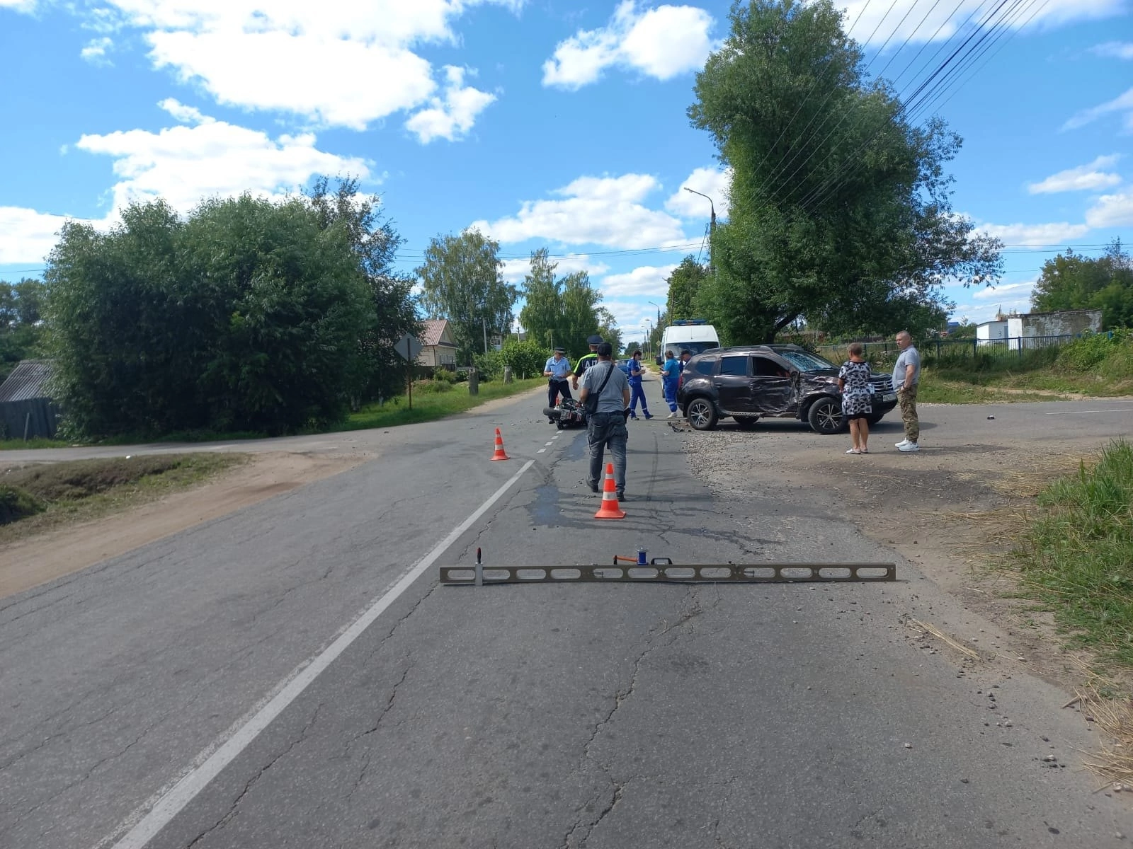 После страшного ДТП в Торжке мотоциклист скончался в скорой - ВИДЕО АВАРИИ