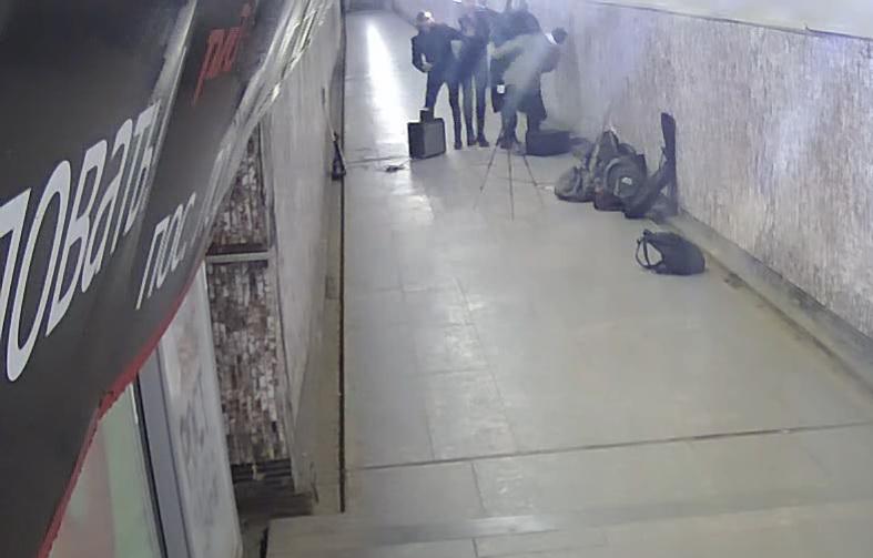 Опубликовано видео удара гитарой в ходе драки на вокзале в Твери
