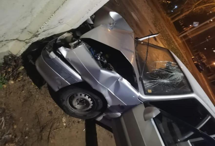 В Твери водитель Лады получил травмы в столкновении с Kia