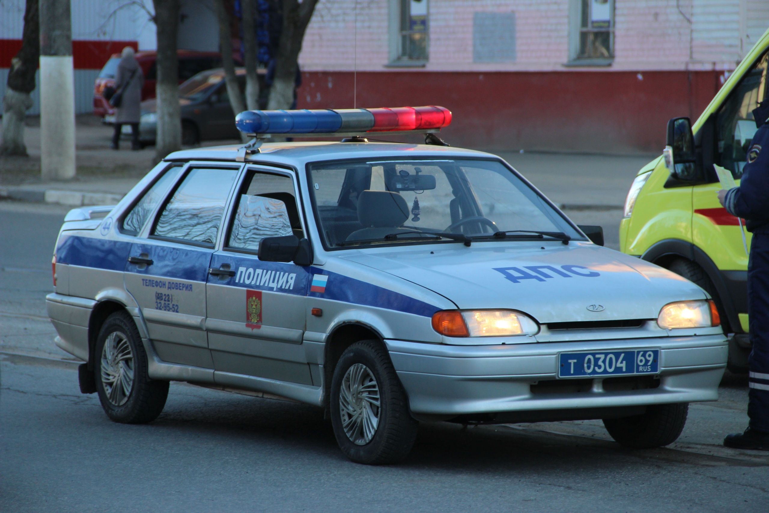 В Твери Niva сбила пенсионерку, переходившую дорогу вне «зебры» |  04.06.2020 | Тверь - БезФормата