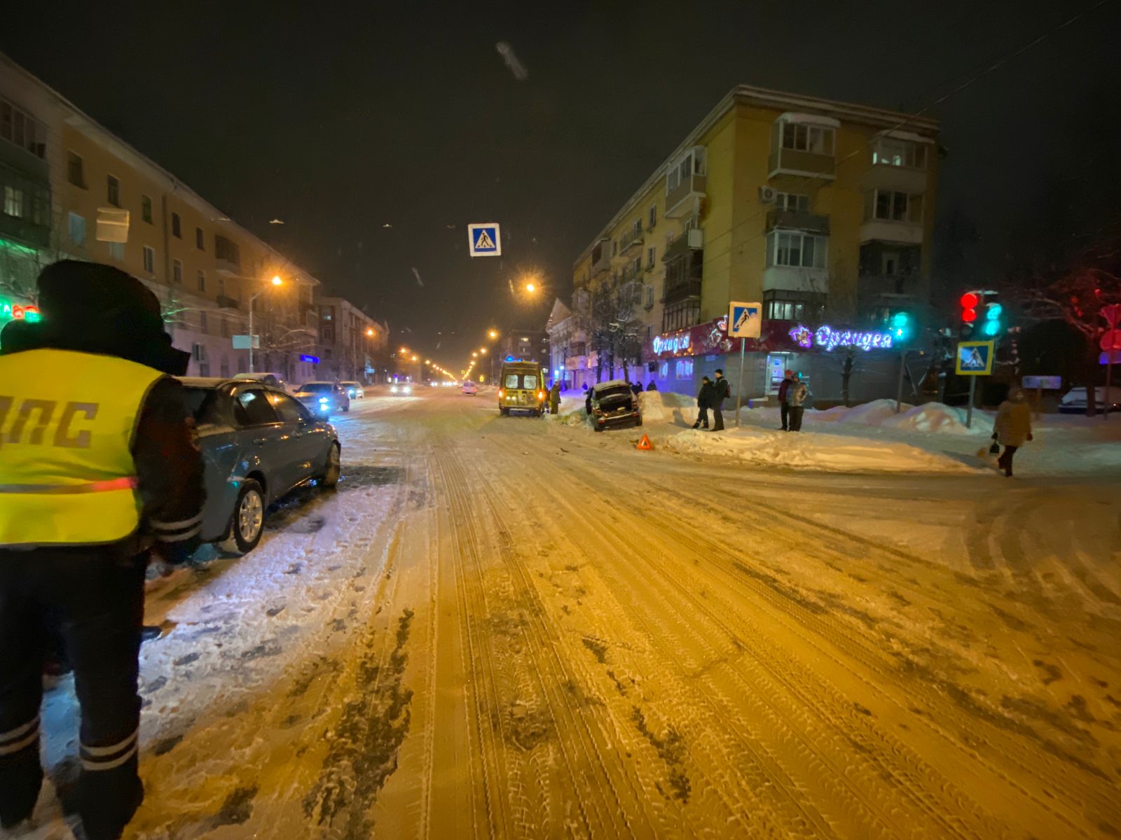 2 января вечером. 2 Февраля ДТП на проспекте Ленина. ДТП на перекрёстке в Твери.