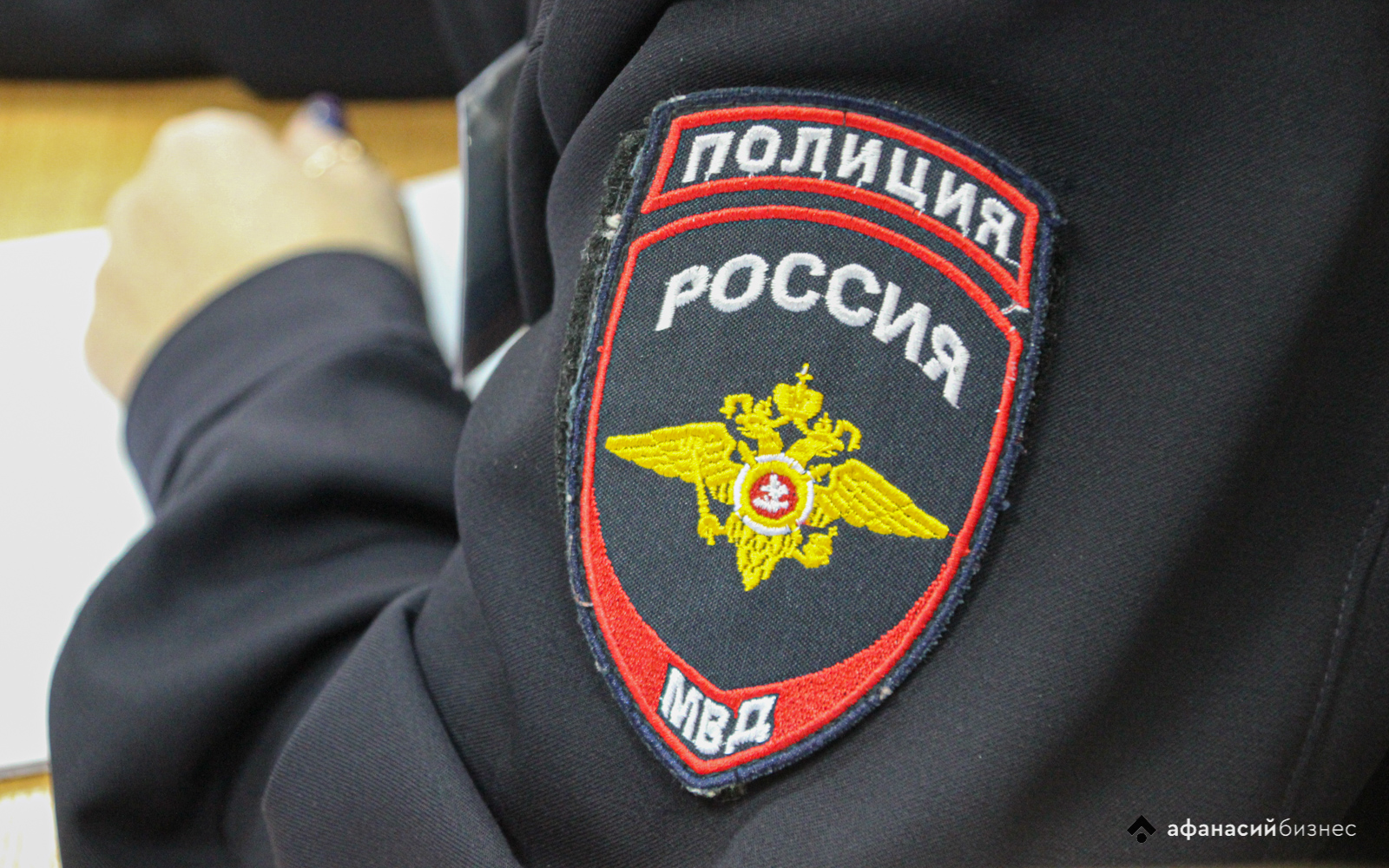 Двух женщин, врывавшихся в дома пенсионеров в Тверской области, задержали сотрудники уголовного розыска и спецназ