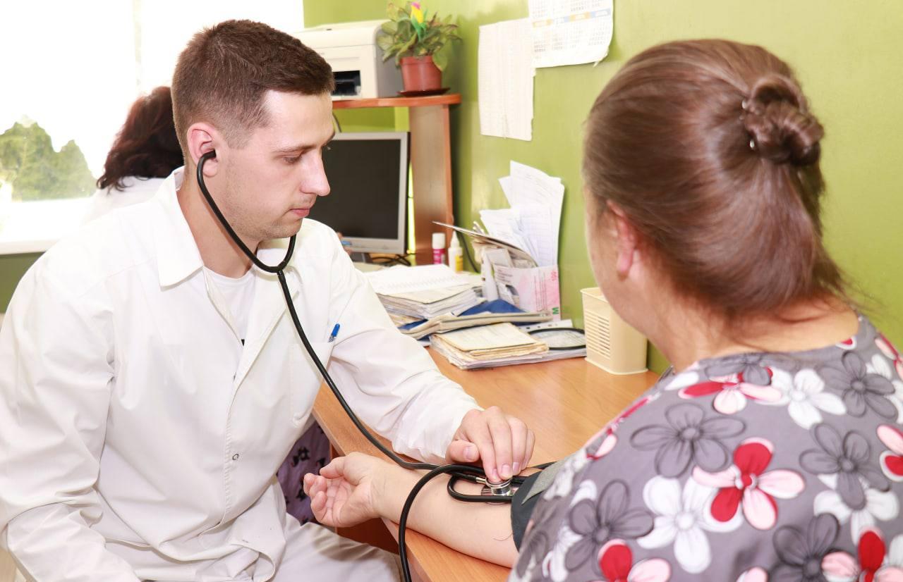 В 2022 году в Тверской области 9 медиков получили единовременную выплату по программе «Земский доктор» - новости Афанасий