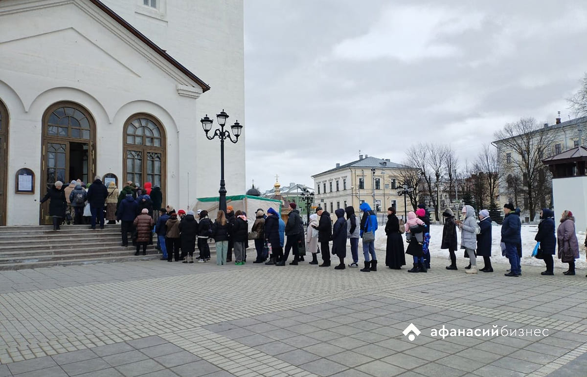 В Твери выстраиваются очереди к ковчегу с частицей мощей святителя Николая Чудотворца