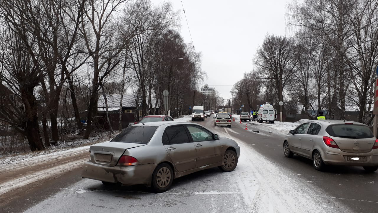 Два человека пострадали в ДТП на Московском шоссе в Твери