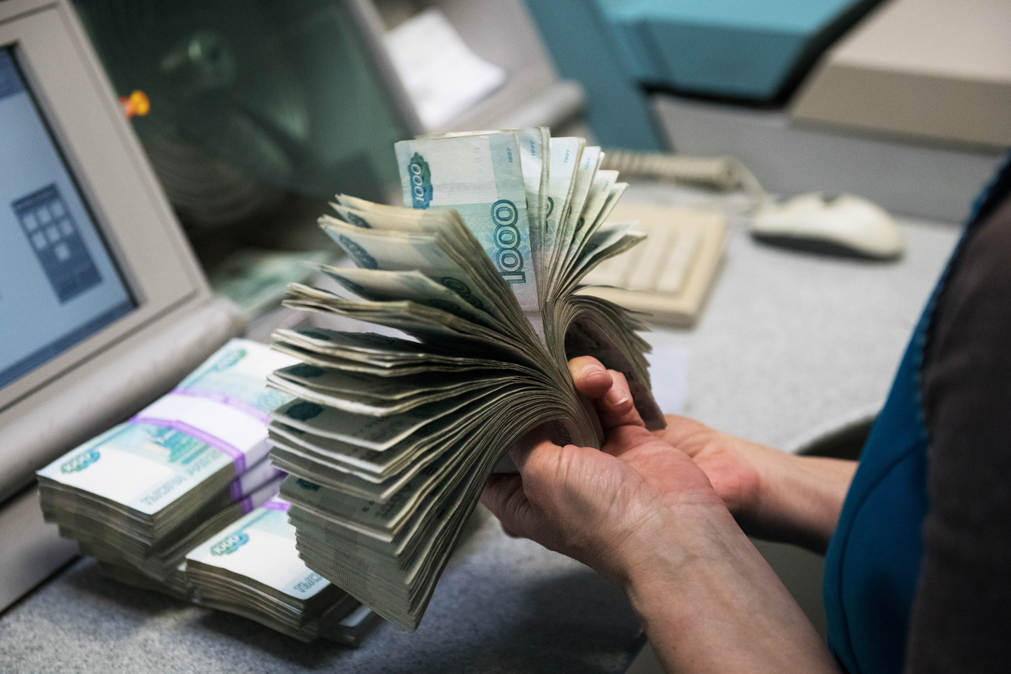 В Тверской области приставы взыскали 23 млн рублей долгов по зарплате
