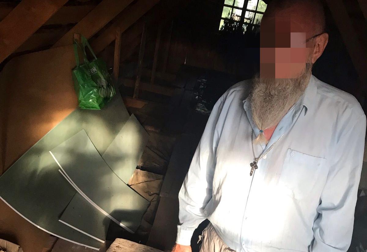 В доме у пожилого жителя деревни в Тверской области нашли несколько килограммов конопли и марихуаны