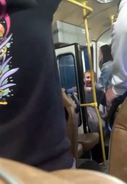 В Кимрах Тверской области женщина выгнала из автобуса агрессивного пассажира