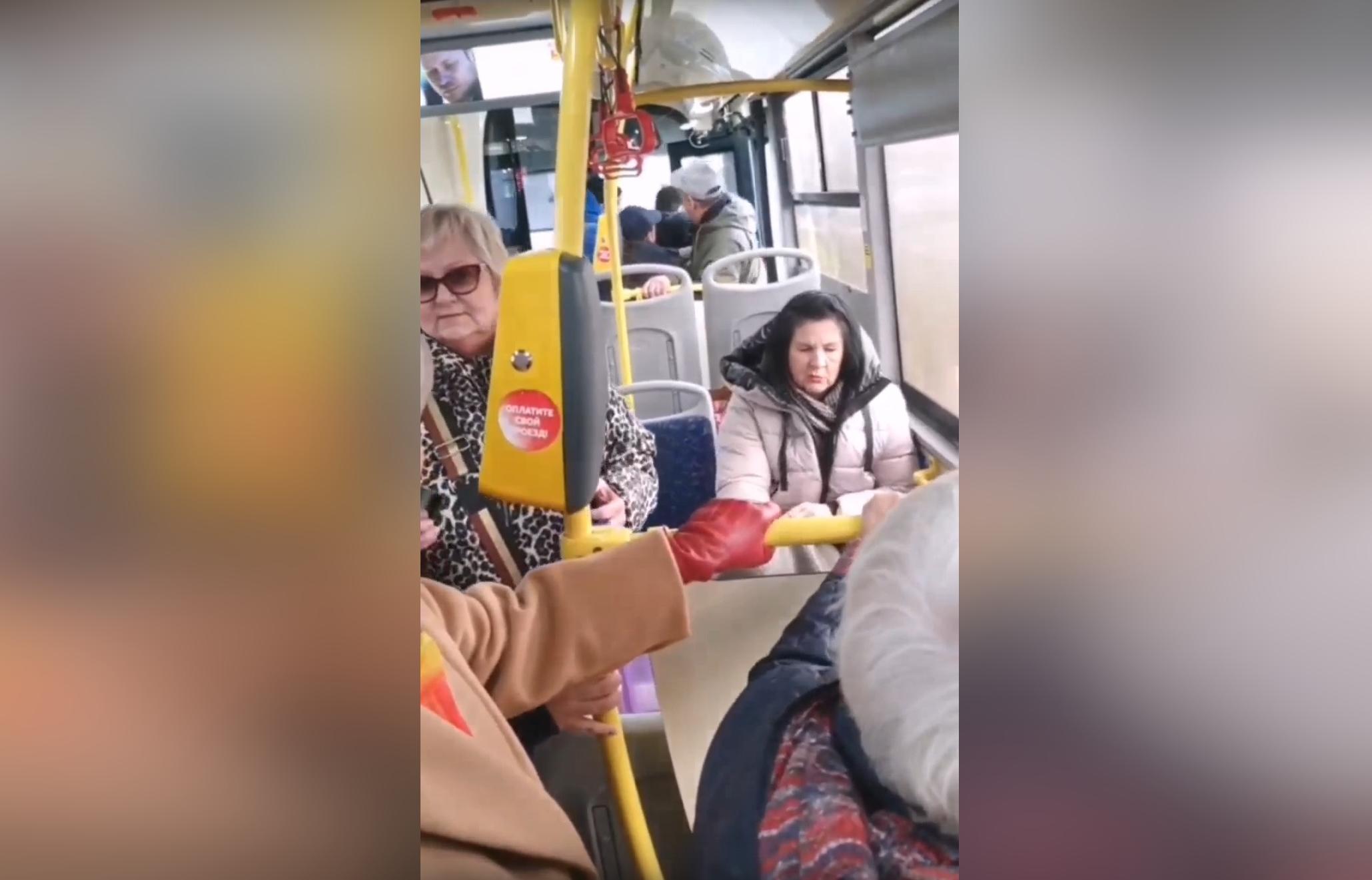 «Заяц» в автобусе: опубликовано видео до стычки мужчины с полицией