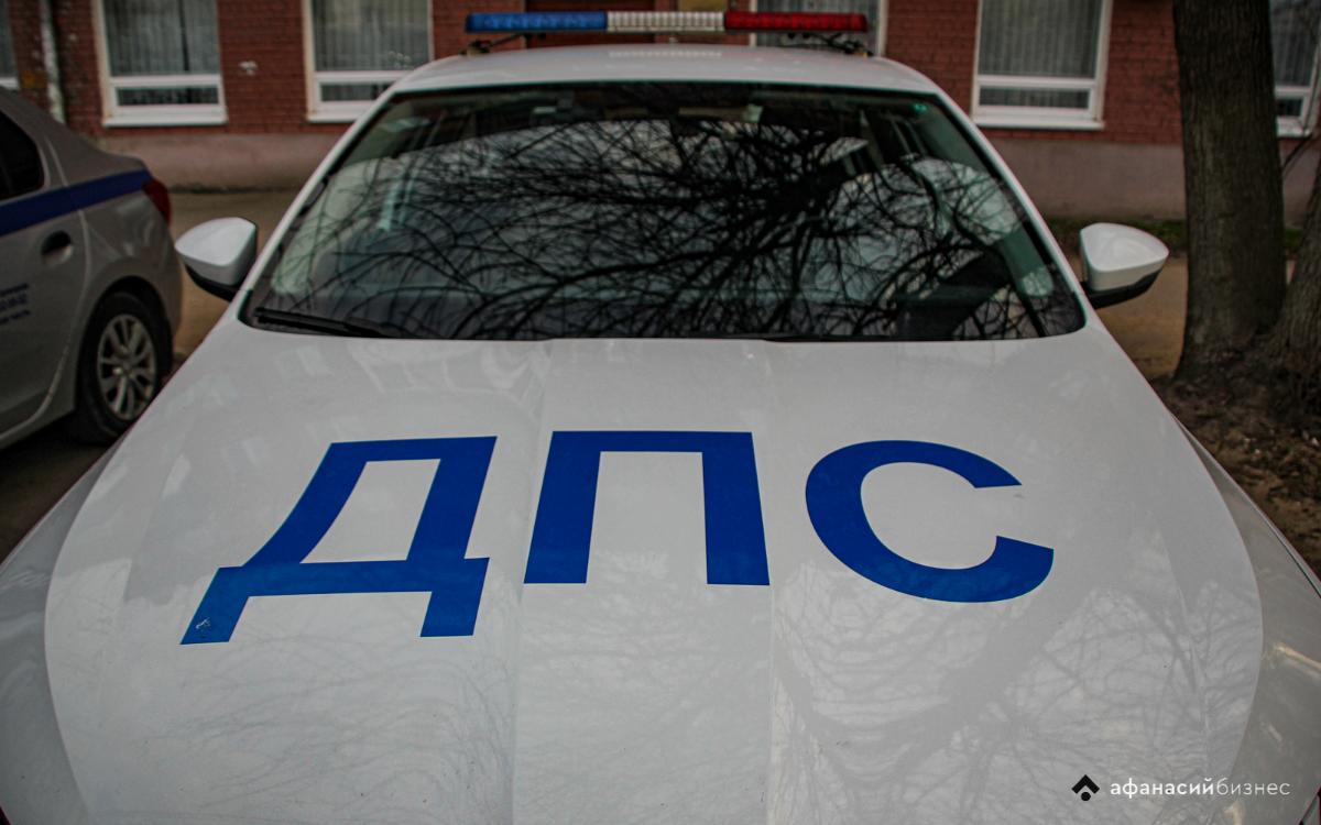 Два человека пострадали при столкновении «Москвича» и «Ниссана» в Тверской области 