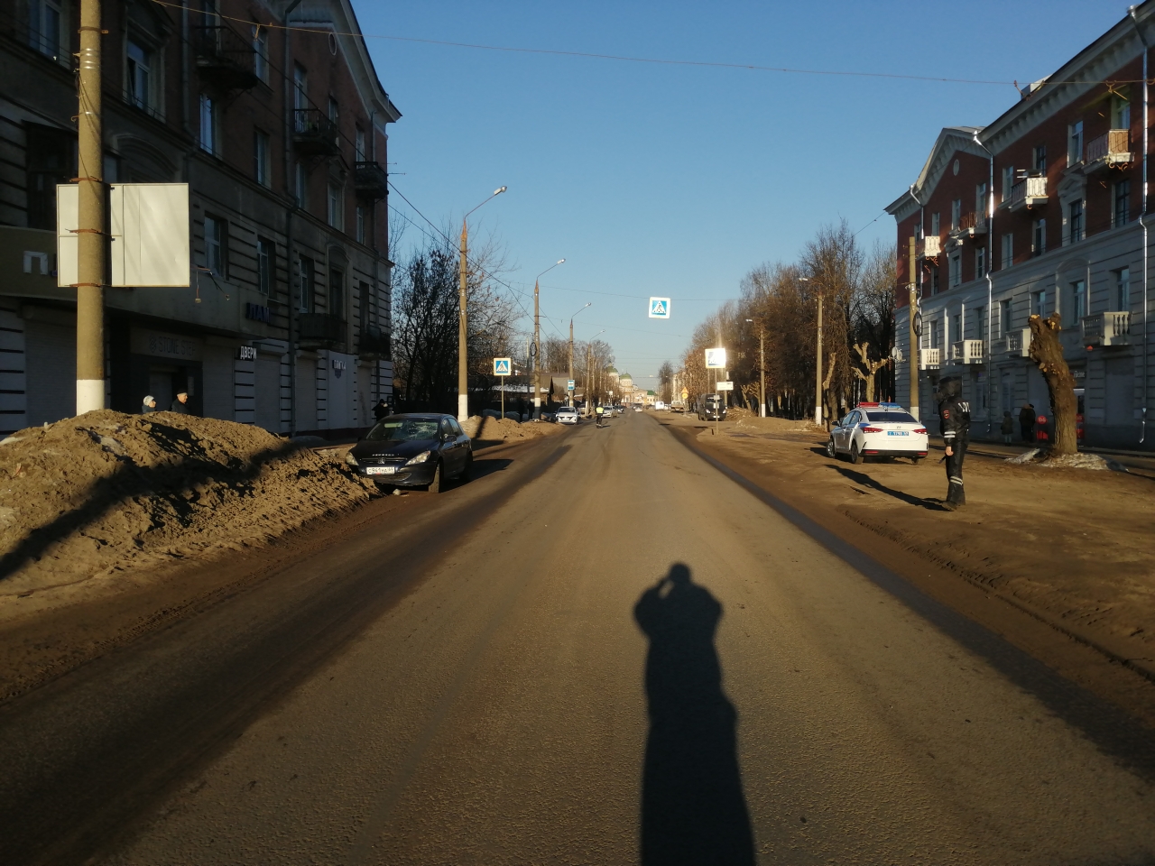 «Было совсем ничего не видно»: яркое весеннее солнце приводит в Твери к ДТП с пострадавшими