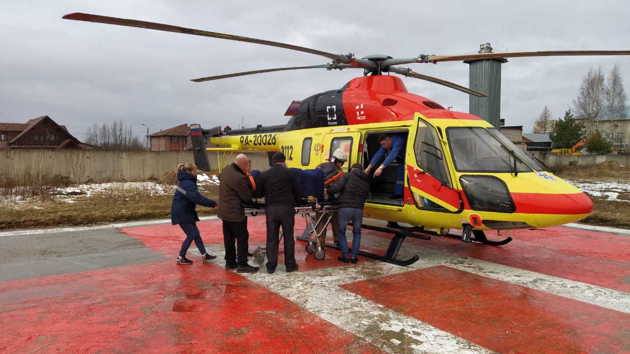 Вертолеты доставили в Тверь пациентов трех районных больниц