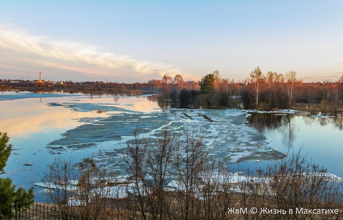 В Тверской области прогнозируют подтопление поселка Максатиха из-за подъема воды в реке Мологе