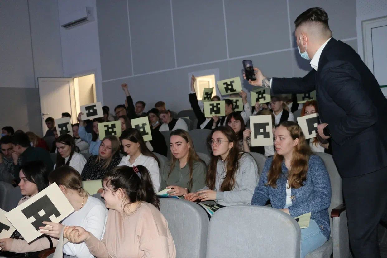 Управляющий Тверским отделением Сбербанка обсудил с тверскими студентами тренды будущего