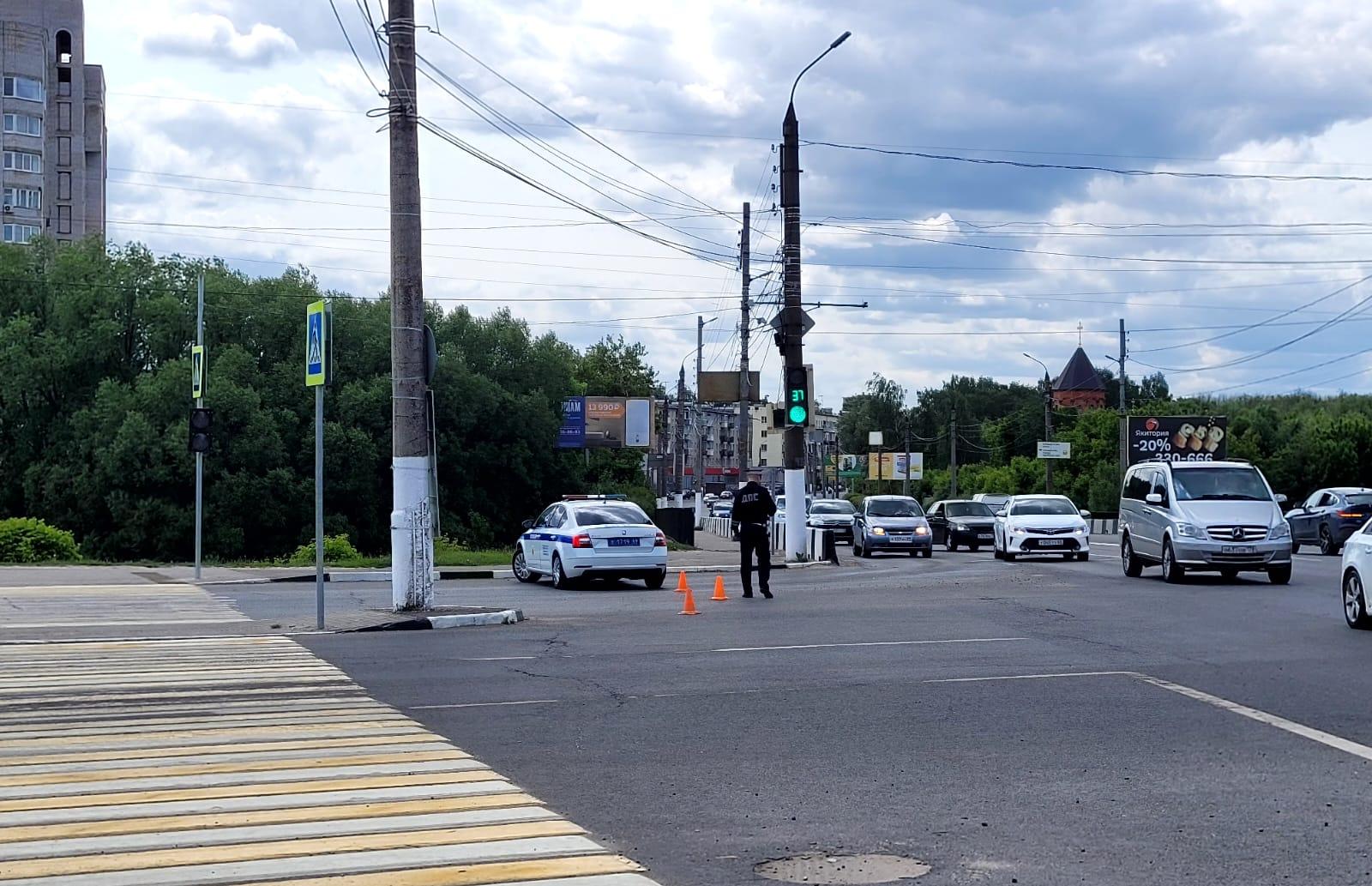 В Твери перекрыли движение и эвакуировали дом, где у умершего жителя нашли  взрывоопасные предметы – Новости Твери и городов Тверской области сегодня -  Afanasy.biz – Тверские новости. Новости Твери. Тверь новости. Новости.