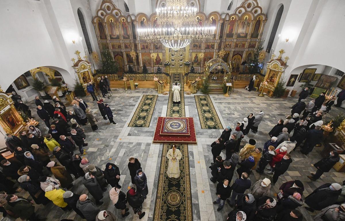 Игорь Руденя встречает Рождество Христово вместе с прихожанами Воскресенского кафедрального собора в Твери
