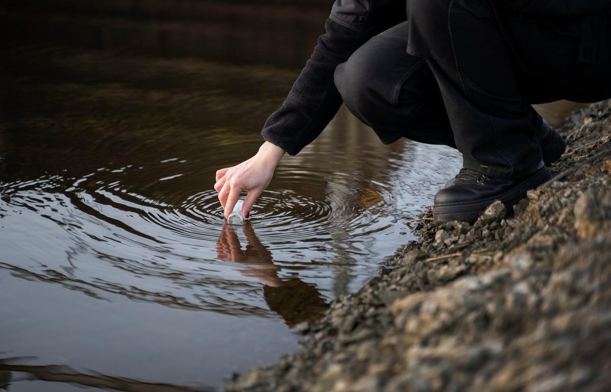 В Бологовском районе канализация из переполненных колодцев сливалась на грунт и в реку - новости Афанасий