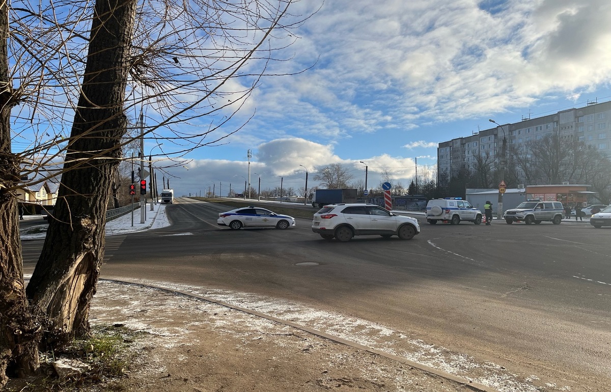 В Твери в обе стороны перекрыт Красинский мост