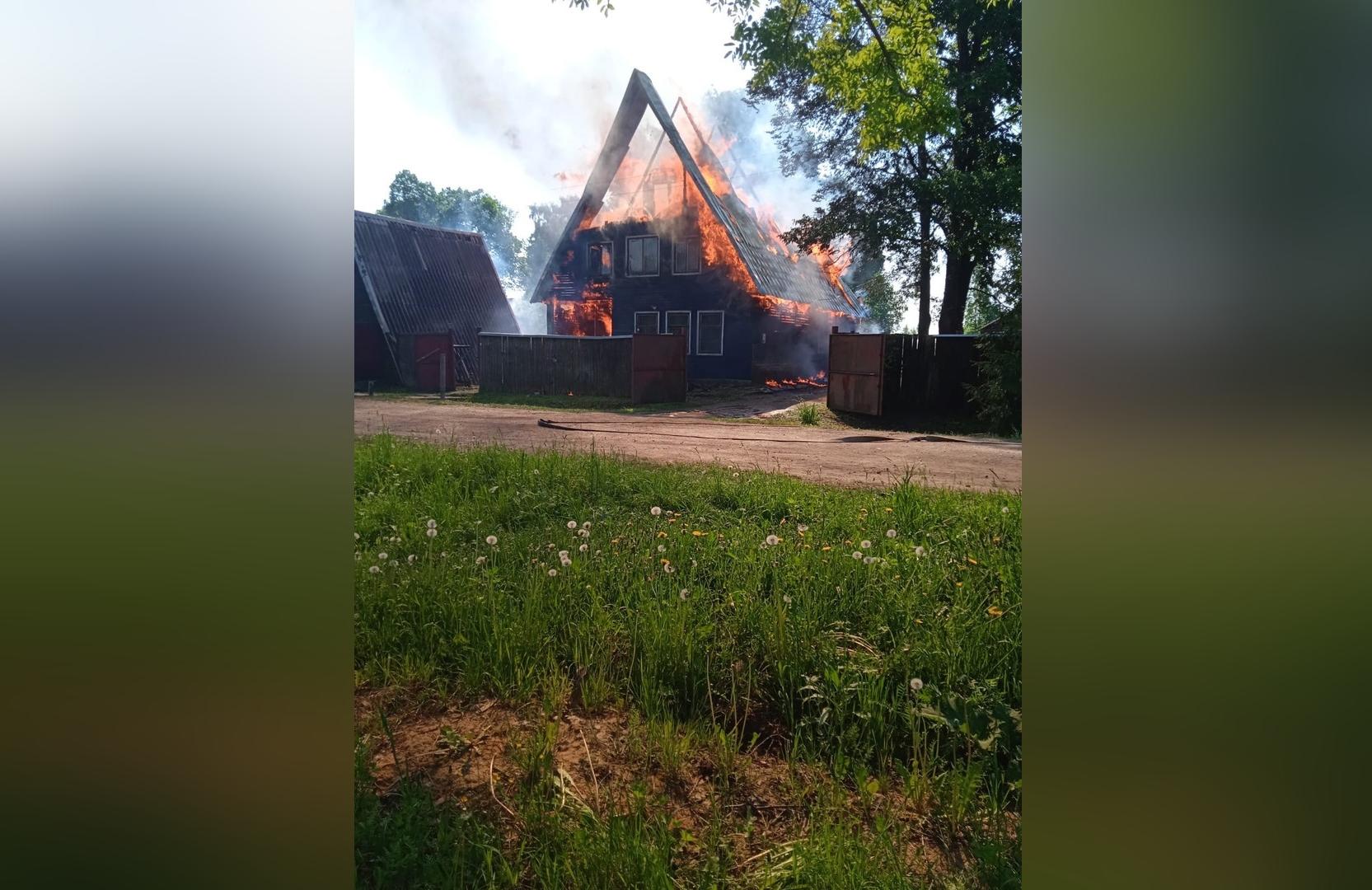 В Тверской области сгорел дом семьи, в которой 12 детей  - новости Афанасий