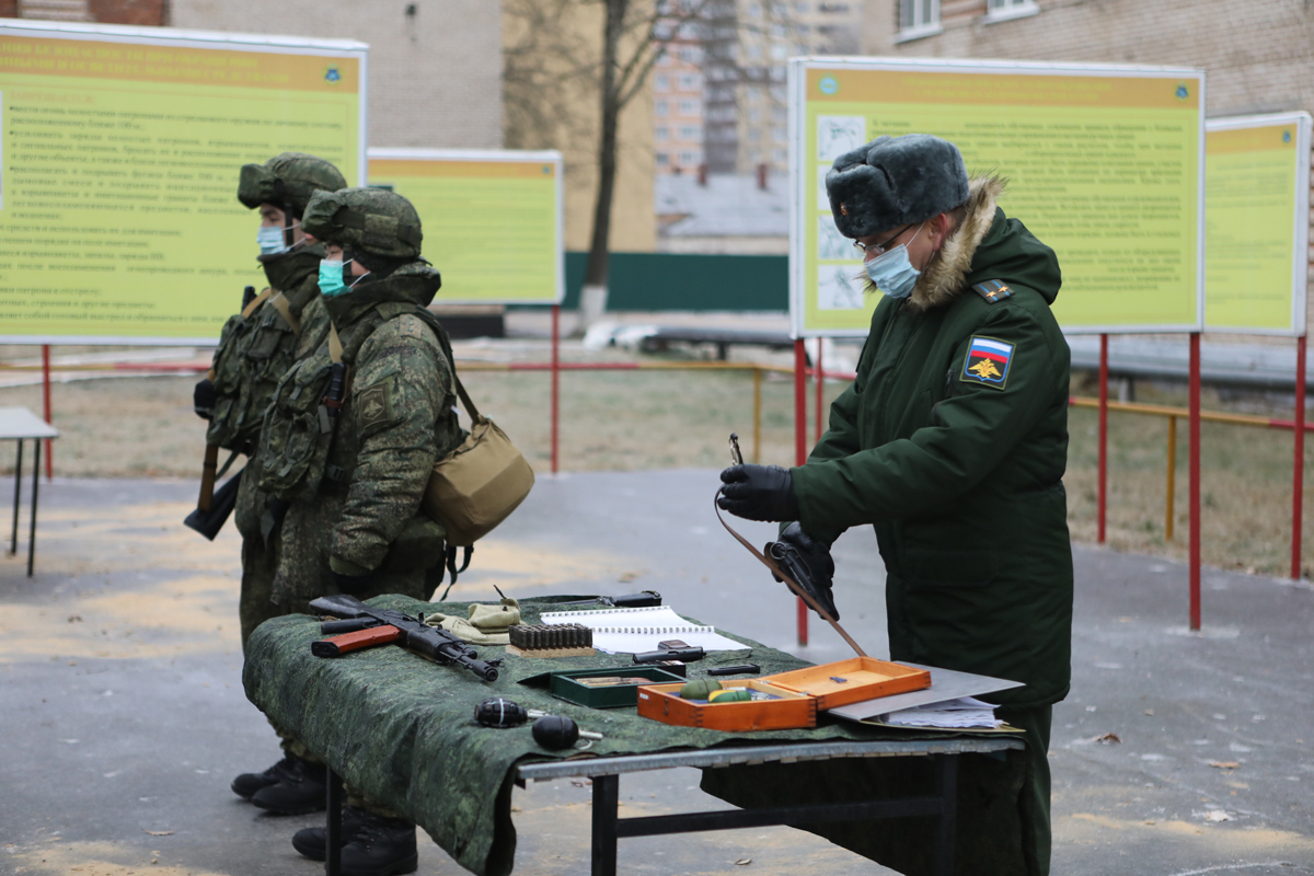 Для военных военно-транспортной авиации из Тверской области провели занятия  по технике безопасности при обращении с оружием 23 ноября 2020