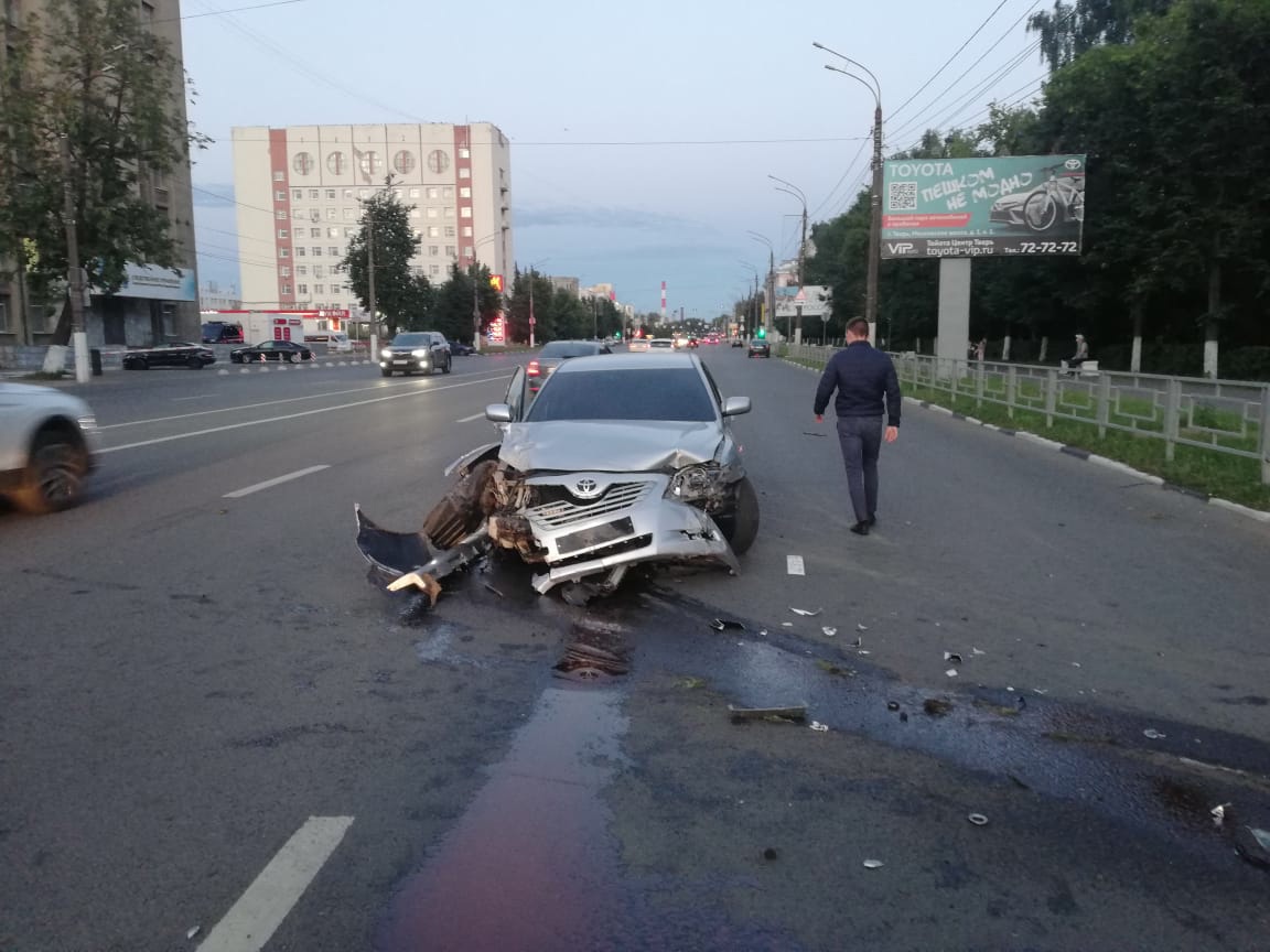 В Твери на улице Вагжанова столкнулись две Toyota — идет поиск видео и  свидетелей ДТП | 22.07.2021 | Тверь - БезФормата