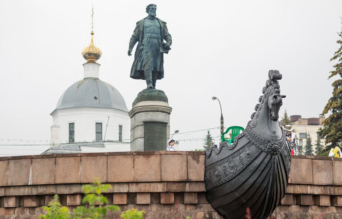 Памятник афанасию никитину в твери фото