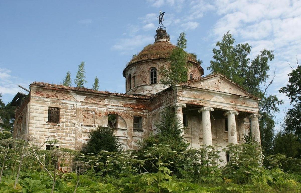 Суд в Тверской области взыскал 210 тысяч рублей с виновных в повреждении церкви XIX века