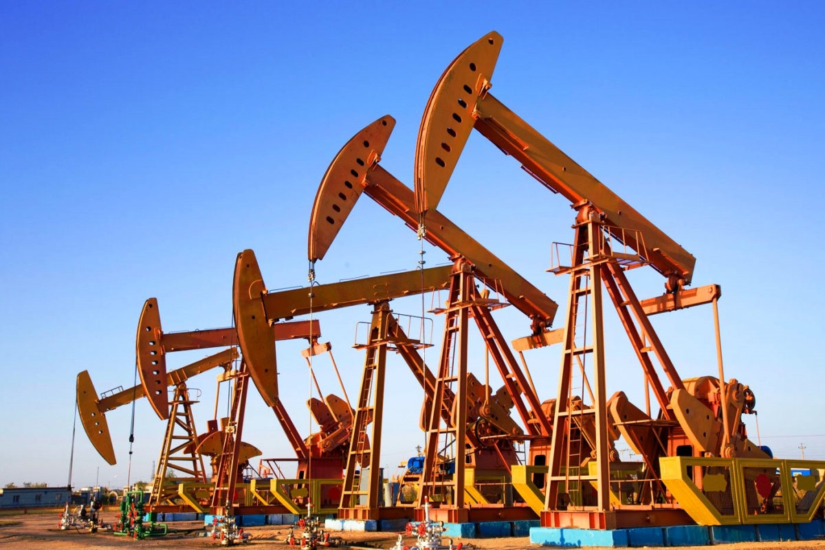 Рынок нефти ждет определённости, считают эксперты - новости Афанасий