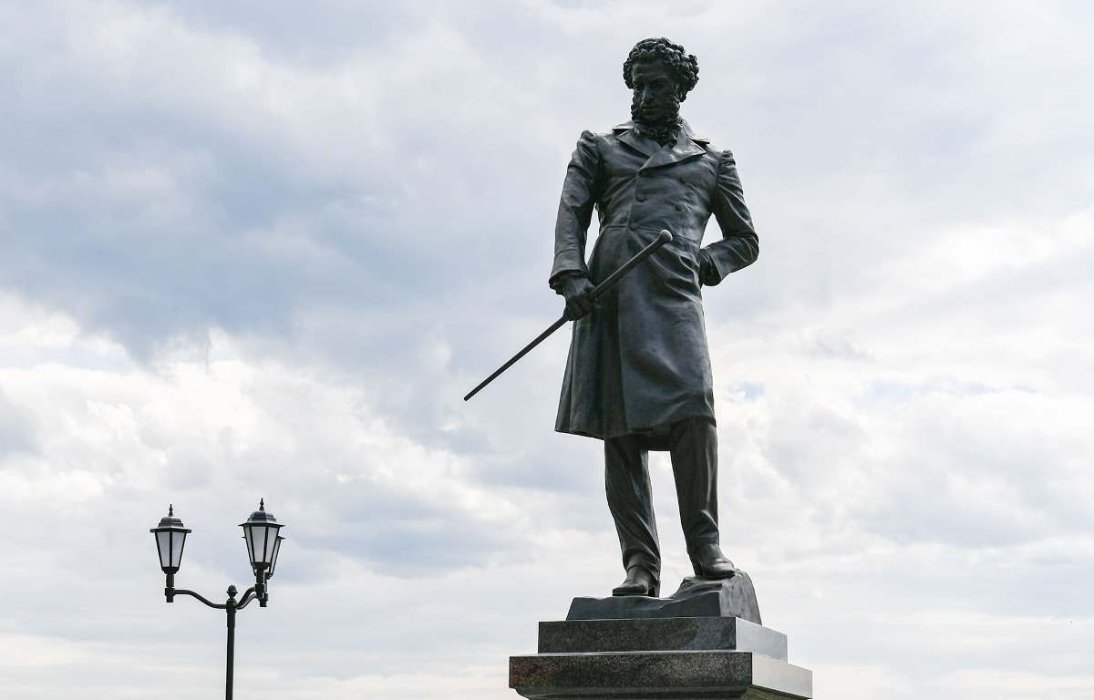 В Старице Тверской области открыли новый памятник поэту Александру Сергеевичу Пушкину
