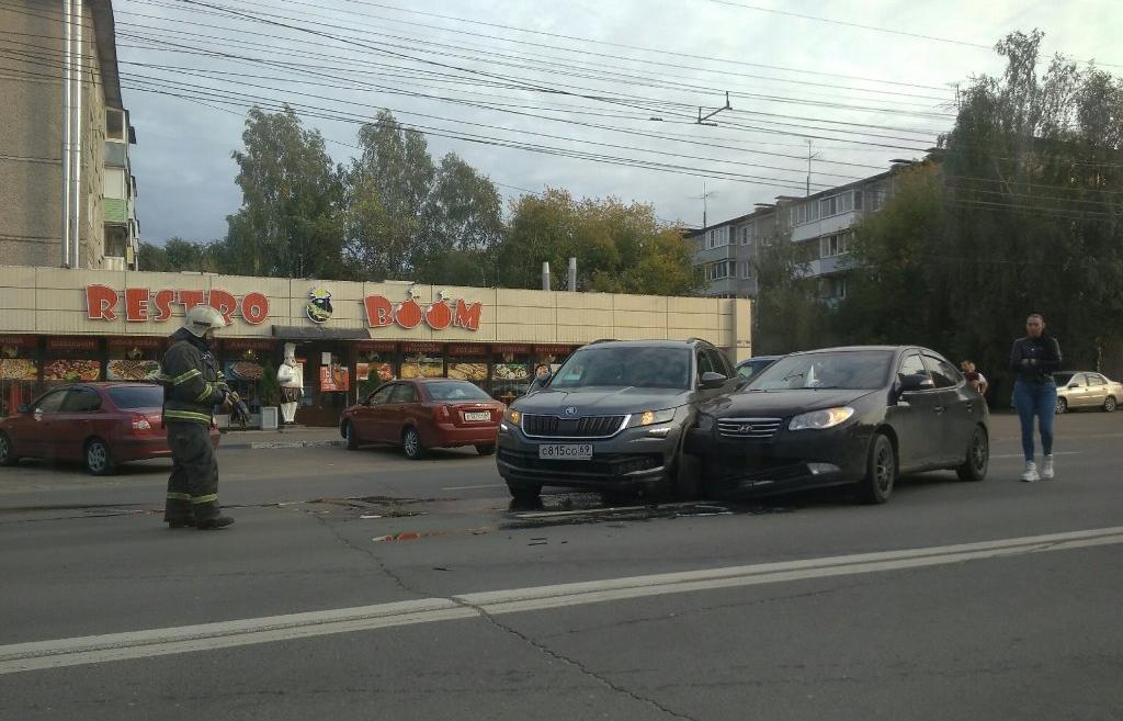 В Твери на Волоколамке несколько человек пострадали в ДТП