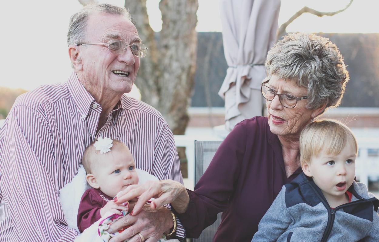 В Пенсионном фонде рассказали, как получить пенсию умерших родственников