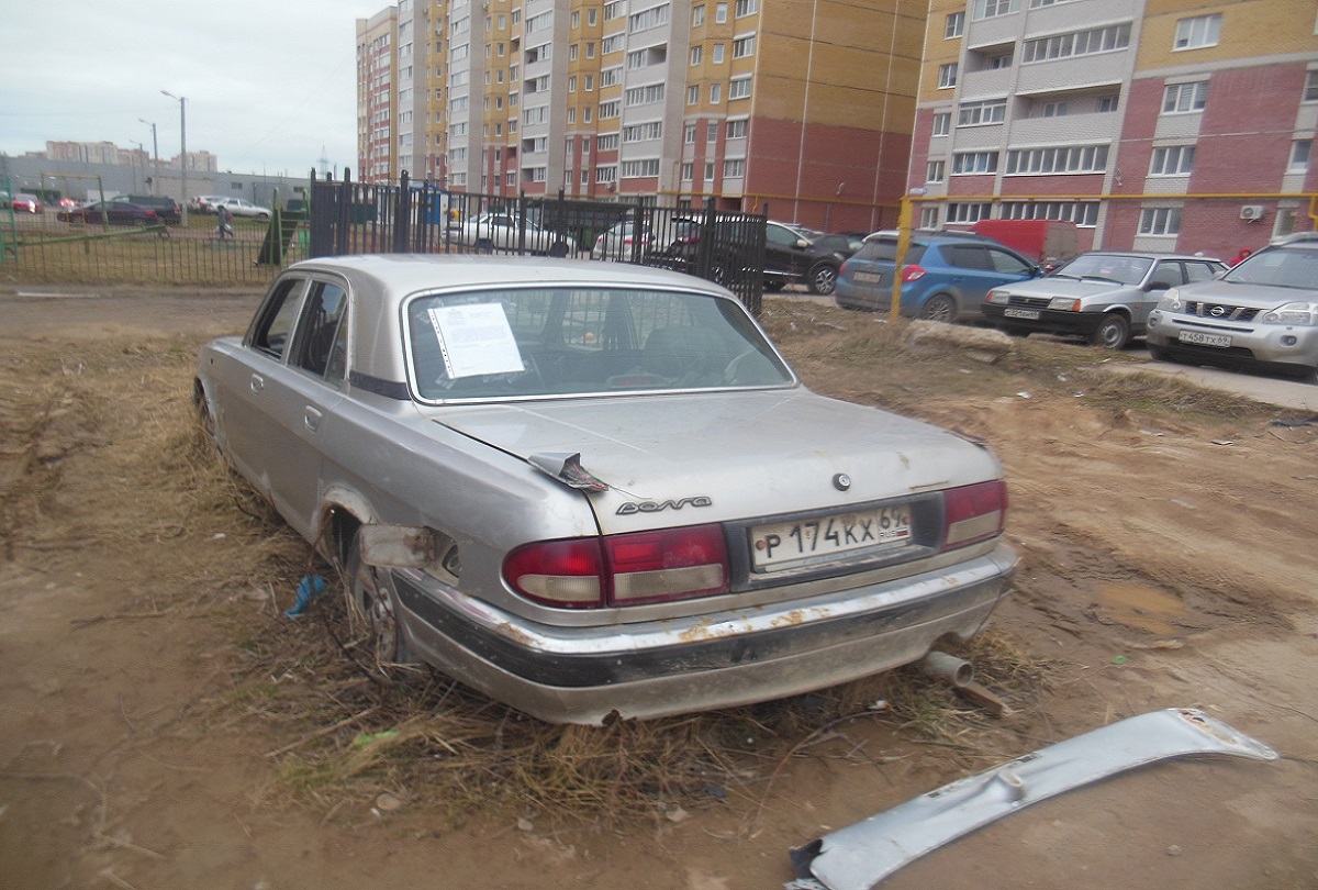 С улиц Московского района Твери принудительно уберут две брошенные машины