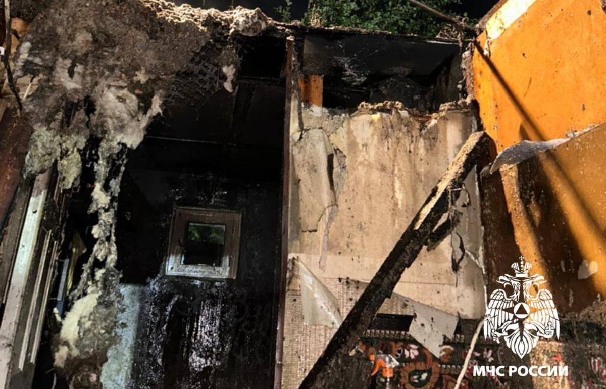 Ночью во Ржеве пожарные потушили жилой дом