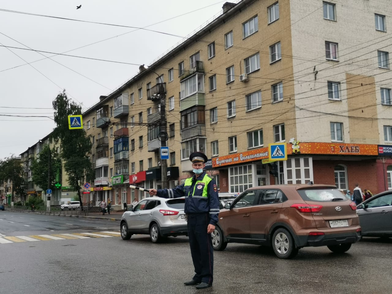 Светофор тверь. Волоколамский проспект Тверь перекресток. Тверь проспект Победы перекресток. Перекресток проспекта Победы и Тверского проспекта. Светофоры на Волоколамском проспекте.