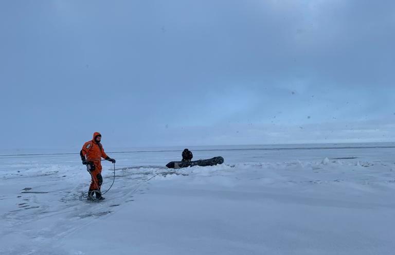 Бизнесмен из Тверской области погиб, провалившись под лед на снегоходе