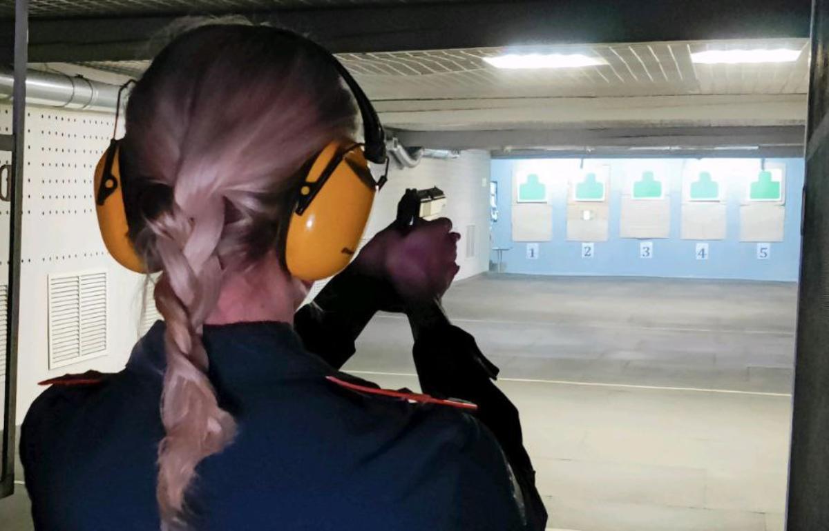 В Твери прошли межведомственные соревнования по стрельбе среди женщин