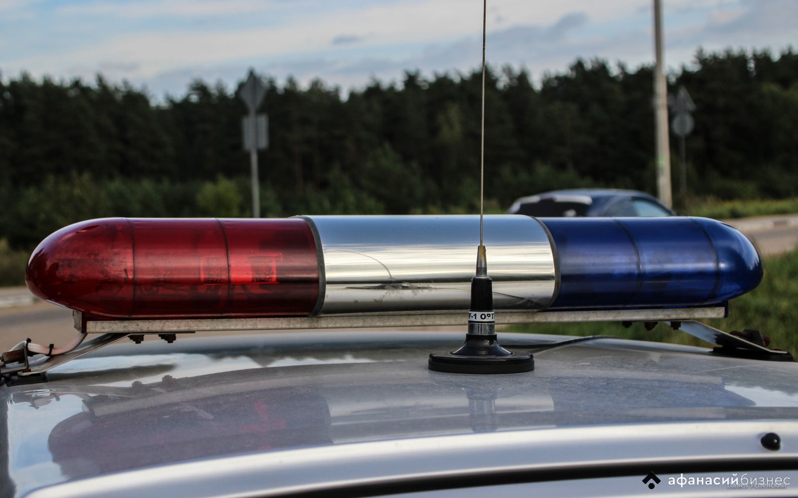 Нетрезвый водитель скутера получил травмы, упав на дороге в Тверской области