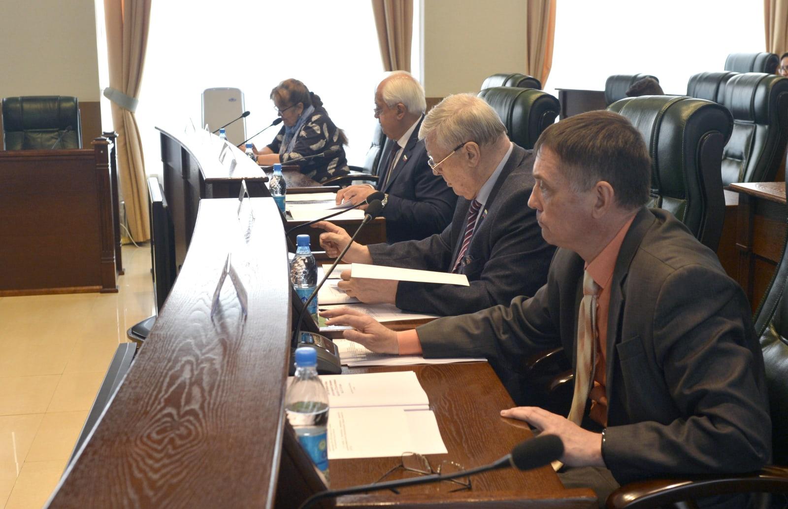 Профильный комитет рассмотрел поправки в закон об областном бюджете - новости Афанасий