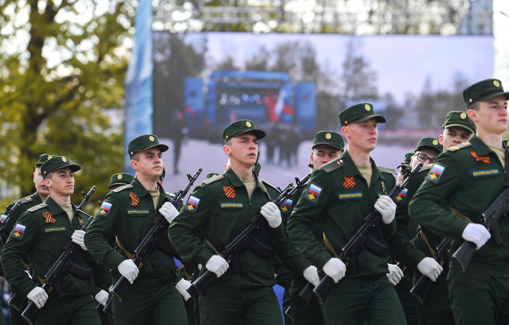 В Ржеве прошел парад в честь Дня Победы