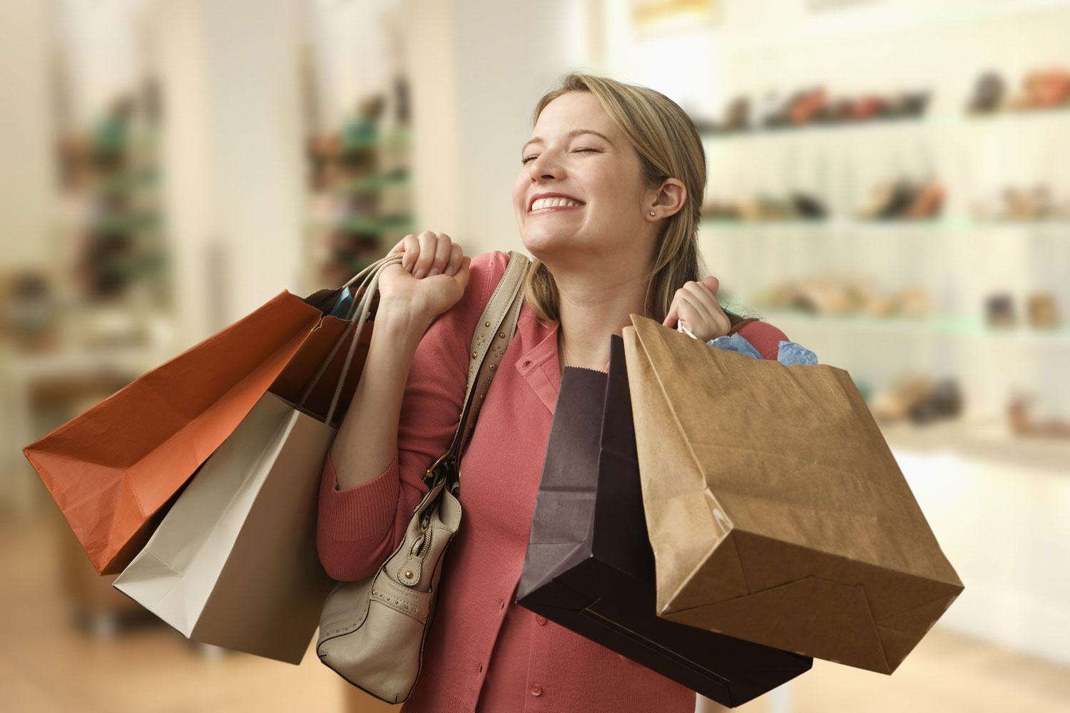 Россияне на четверть увеличили число покупок во Всемирный день шопинга  - новости Афанасий